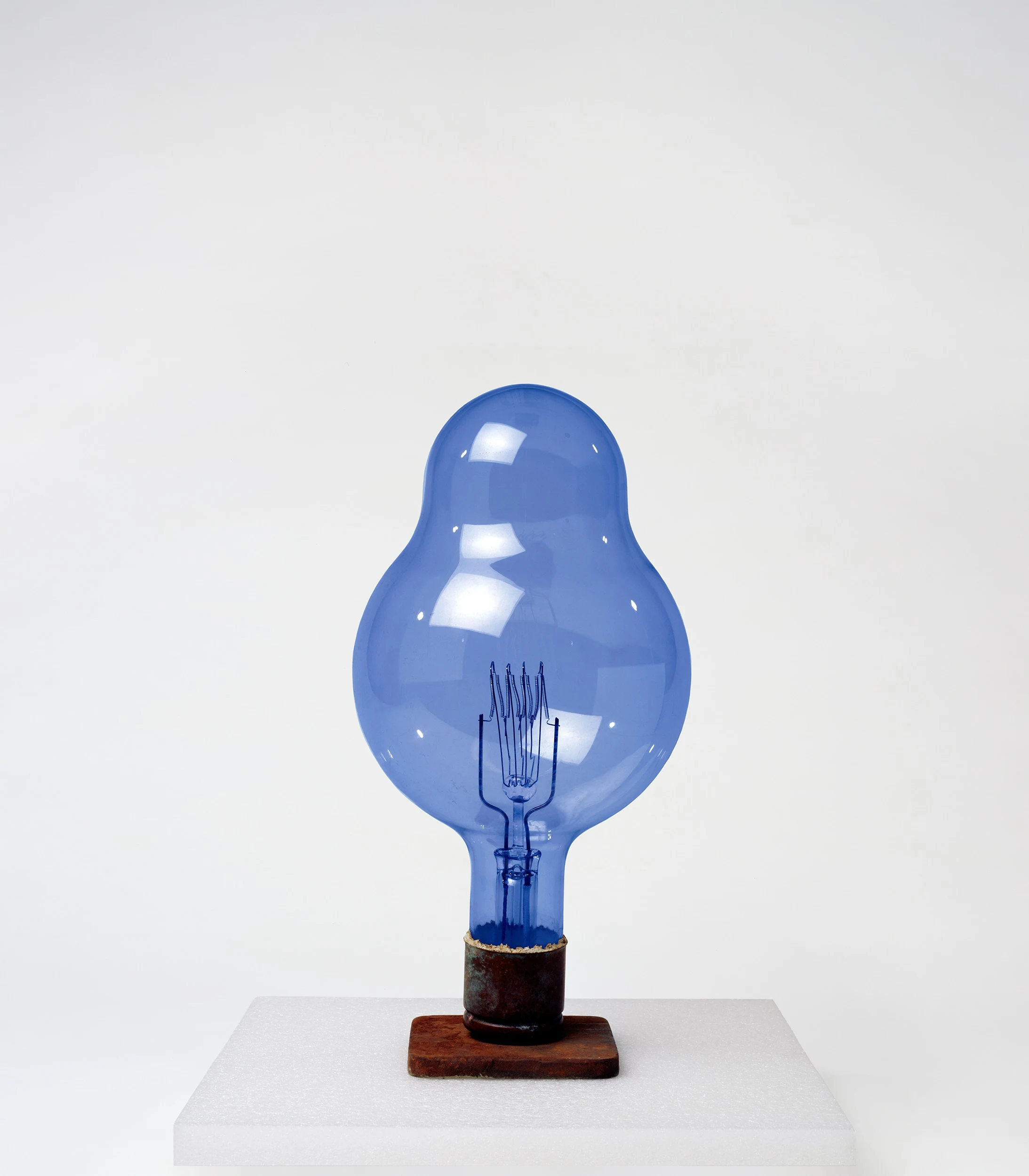 <p>Catherine Wagner<br /><em>Blue Reverie I</em>, 2025<br />Archival pigment print<br />60 x 57 inches / 152.4 x 144.8 cm<br />Edition of 3 plus 2 artist’s proofs</p>
