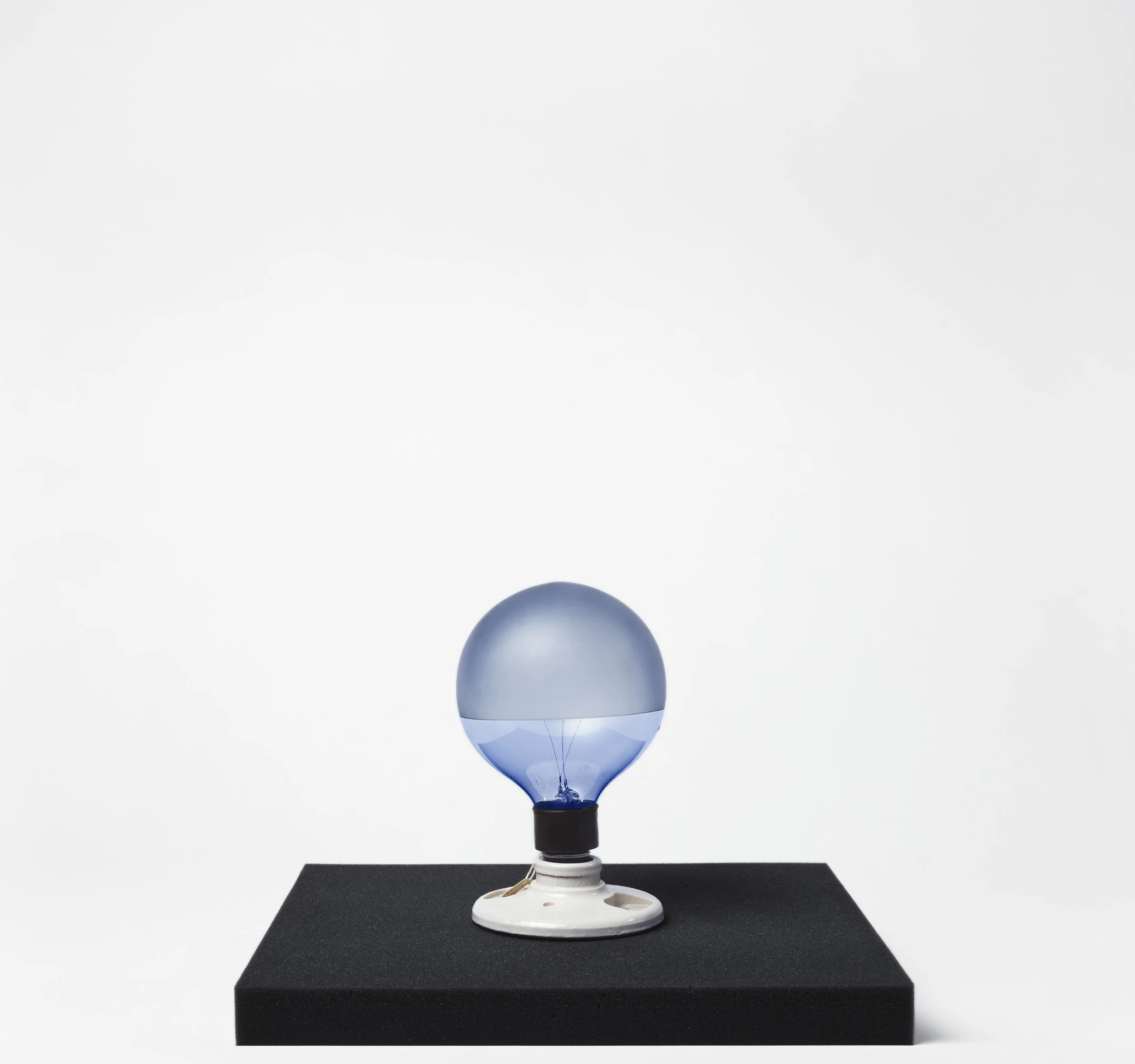 <p>Catherine Wagner<br /><em>Blue Reverie IV</em>, 2025<br />Archival pigment print<br />30 x 30 inches / 76.2 x 76.2 cm<br />Edition of 3 plus 2 artist’s proofs</p>
