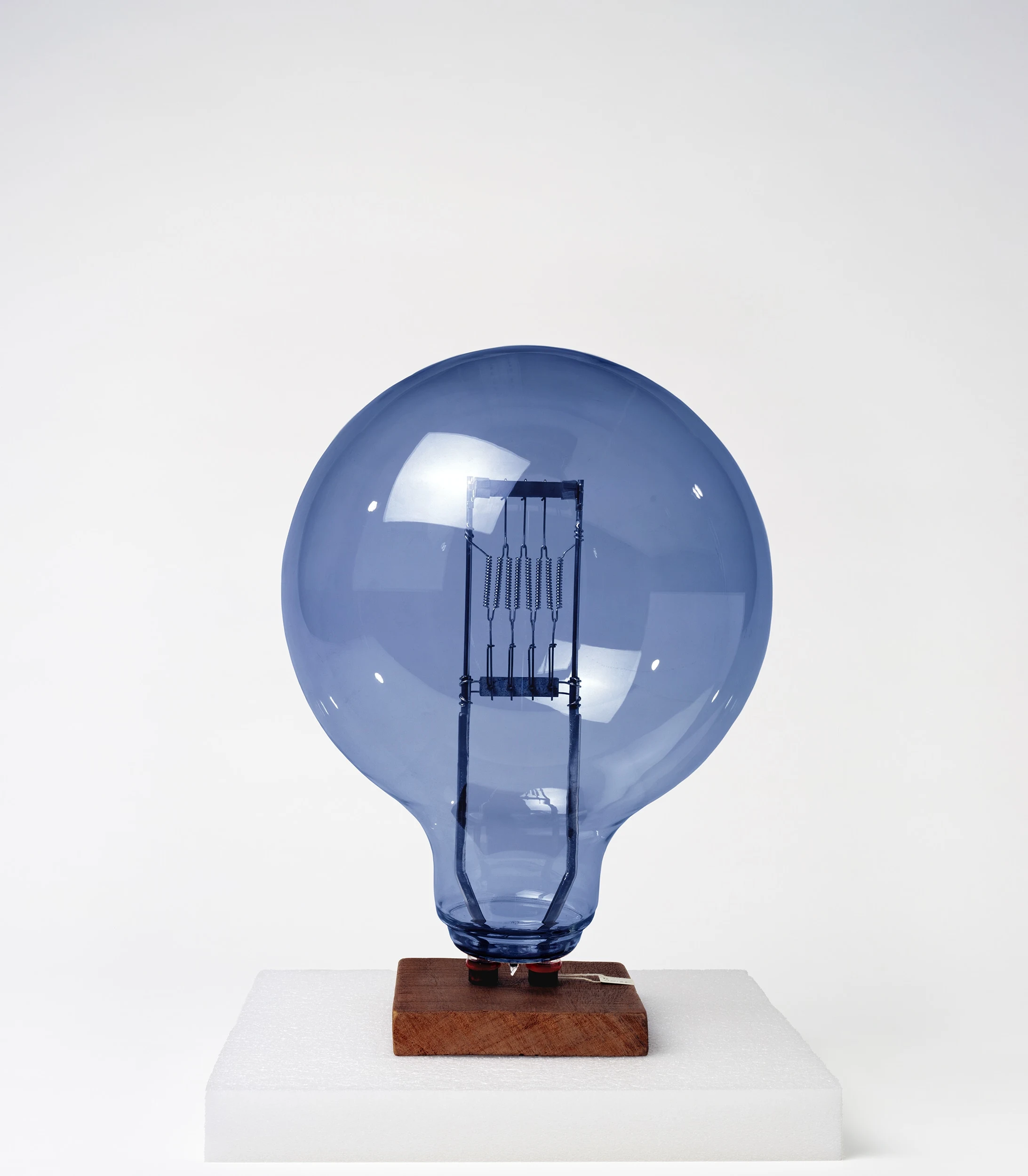 <p>Catherine Wagner<br /><em>Blue Reverie V</em>, 2025<br />Archival pigment print<br />60 x 52 1/2 inches / 152.4 x 133.3 cm<br />Edition of 3 plus 2 artist’s proofs</p>
