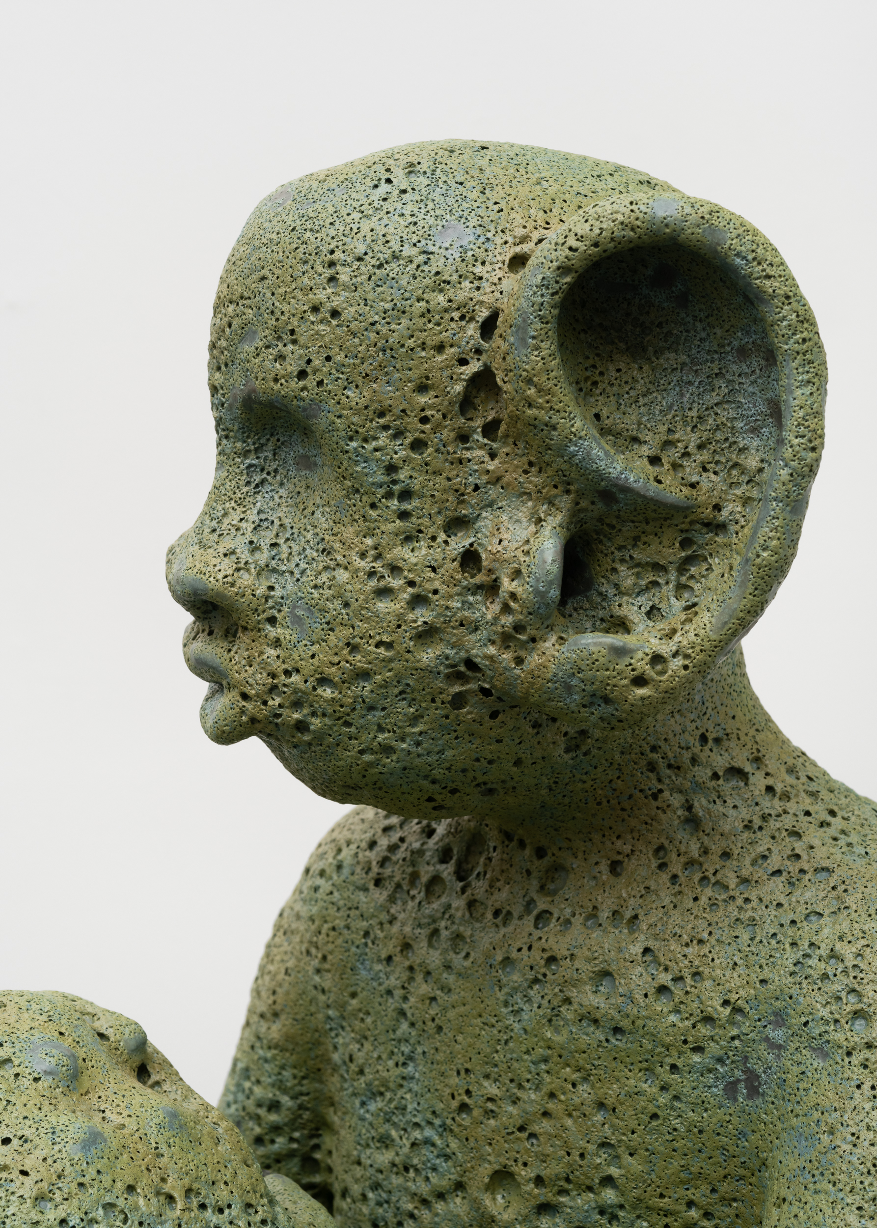 <p>Woody De Othello<br /><em>one ear that hears everything,</em> 2025<br />Glazed ceramic and stained poplar<br />Detail view</p>
