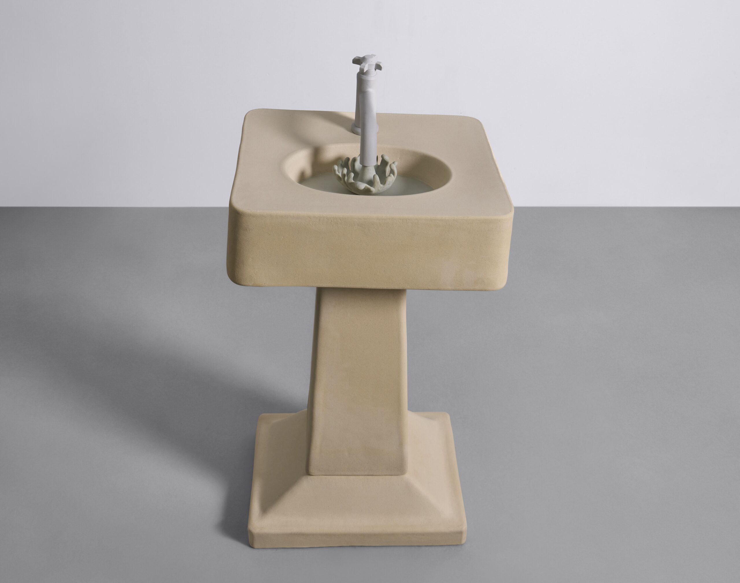 Genesis Belanger<br><em>Modest Splash</em>, 2026<br>Stoneware and porcelain<br>40 1/4 x 19 1/2 x 17 1/2 inches / 102.2 x 49.5 x 44.5 cm